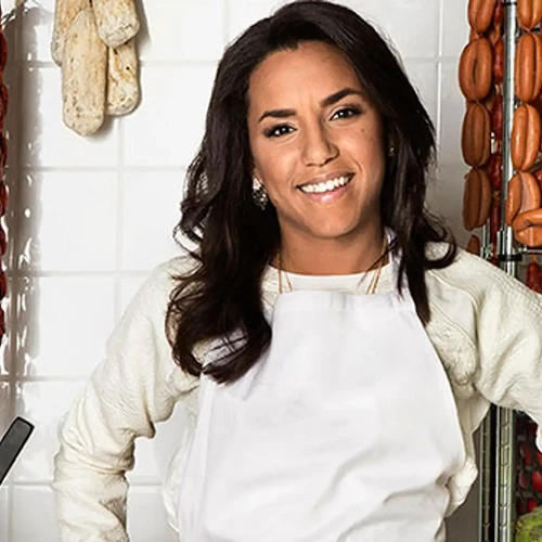 Markiz Talhaoui Markiz är en av de tolv finalisterna i Sveriges mästerkock 2014.  Markiz jobbar som digital marknadsförare till vardags. Marockansk mat ligger henne närmast om hjärtat men hon älskar att testa nya smaker och att låta olika matkulturer möta varandra.