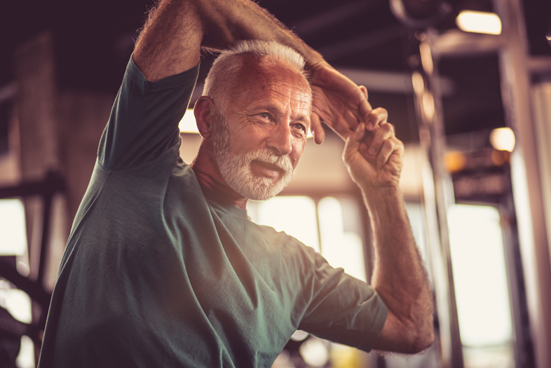 Ju äldre man blir, desto stelare och svagare blir man.  Därför är funktionell träning även en bra träningsform för äldre människor, då det i studier har visat sig motverka stelhet och svaghet samt öka den funktionella styrkan, rörligheten och balansen.  En minskad muskulär stelhet, svaghet och balans minskar i sin tur risken för åldersrelaterade skador, som t.ex. fall som leder till fraktur på lårbenshalsen.  Funktionell träning kan vara svårmotiverad träning